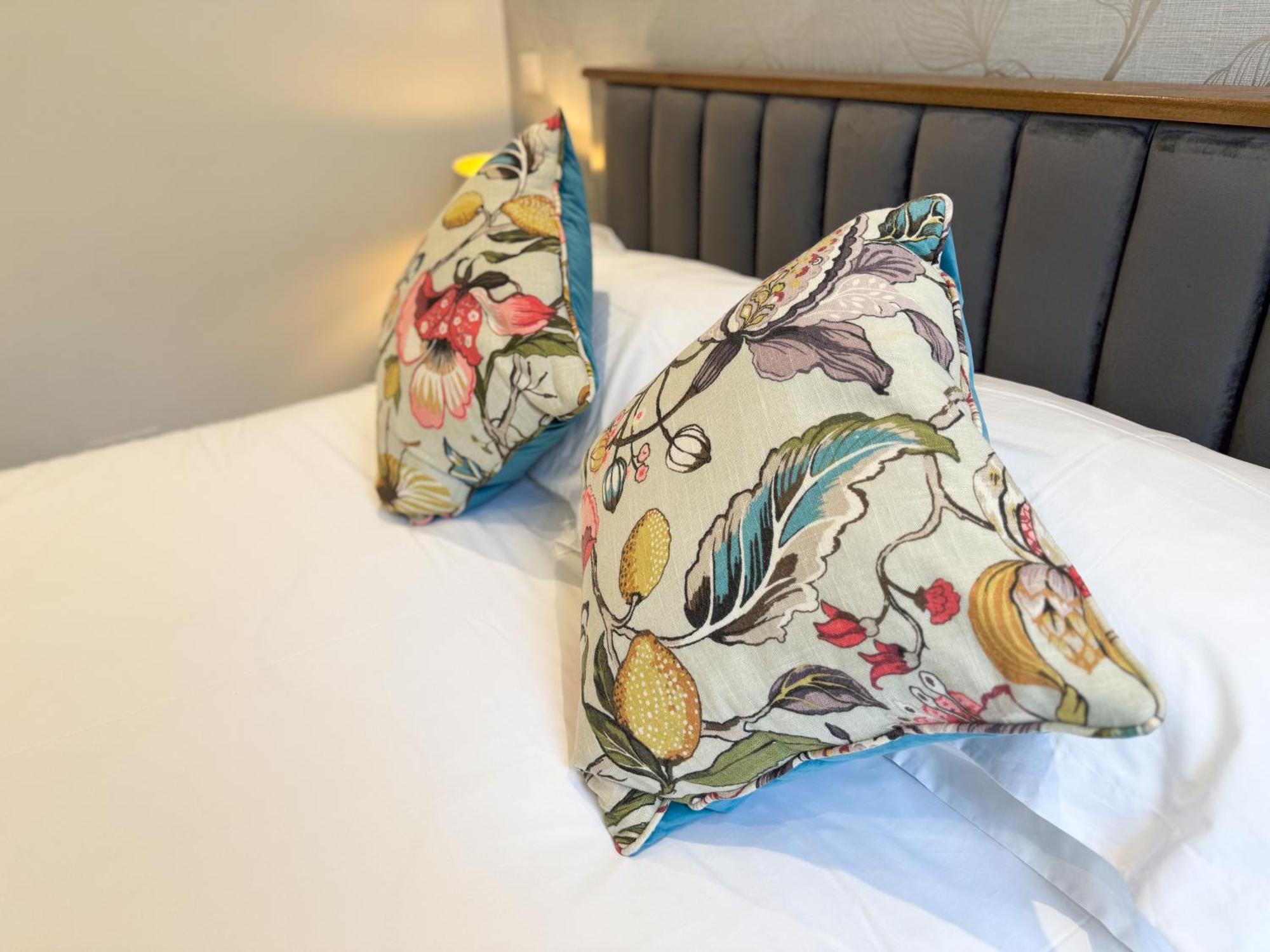 The Avonmore Olympia London Bagian luar foto