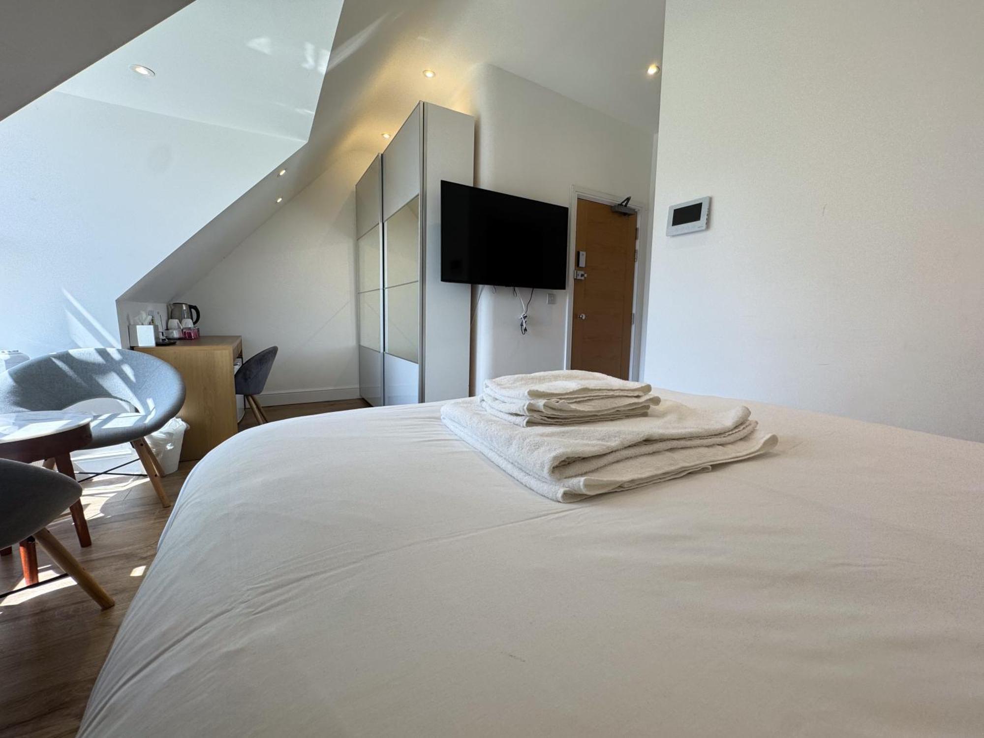 The Avonmore Olympia London Bagian luar foto