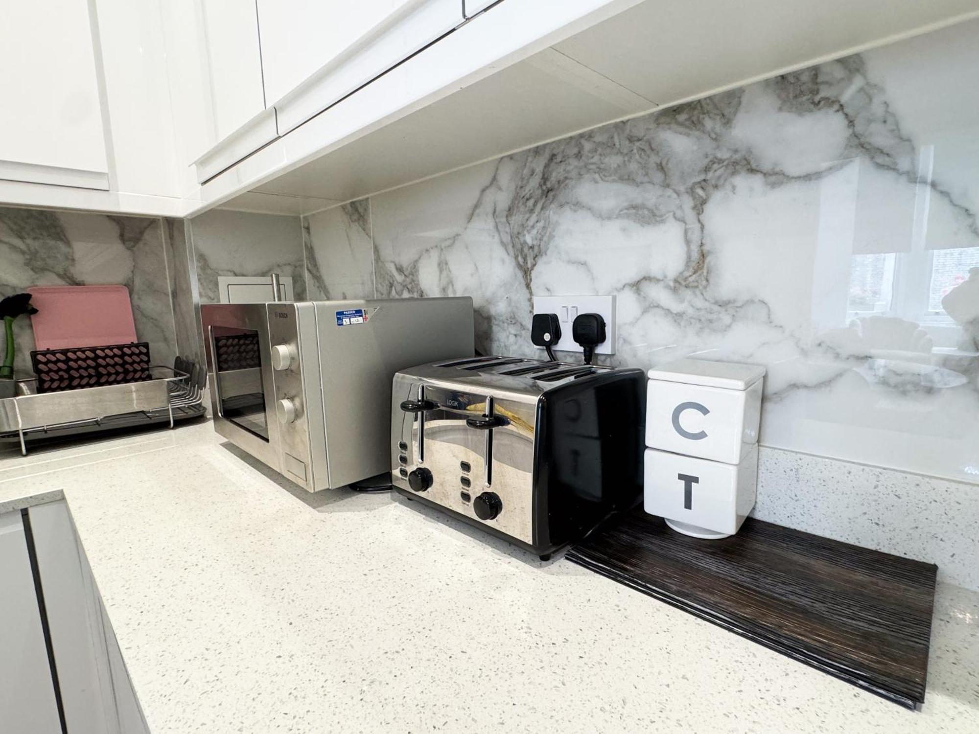 The Avonmore Olympia London Bagian luar foto
