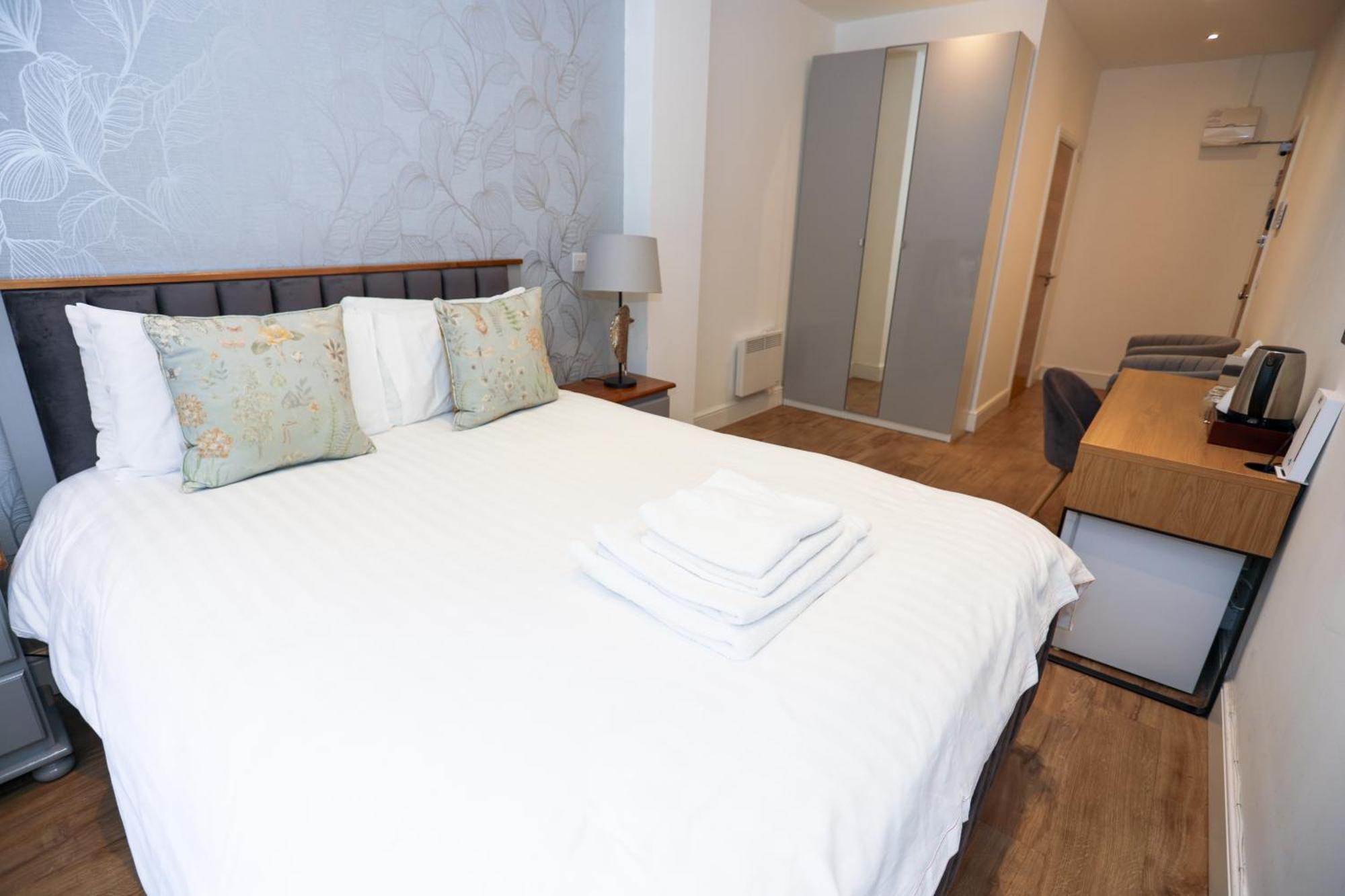 The Avonmore Olympia London Bagian luar foto